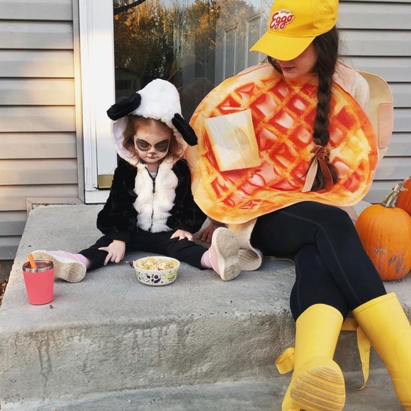 SOLD Eggo Waffle Costume - Stranger things - Picture 2 of 5